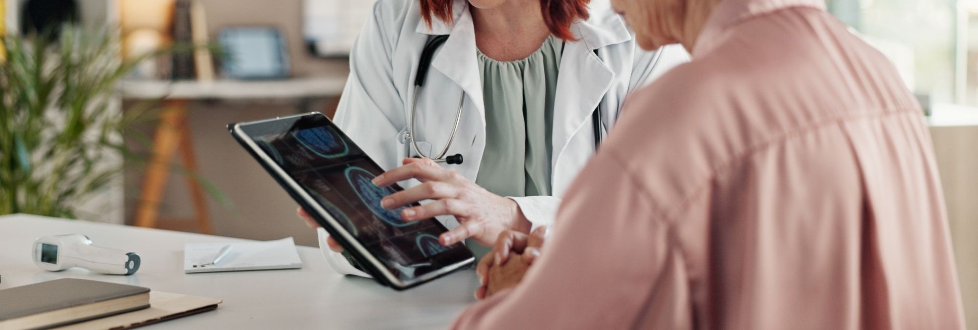 OECC_ECC_Patient-consulting-with-occupational-health-provider-collaborating-on-workplace-exposure-concerns-and-identifying-potential-health-risk