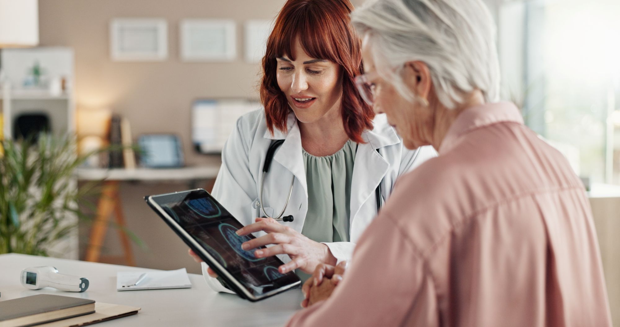 OECC_ECC_Patient-consulting-with-occupational-health-provider-collaborating-on-workplace-exposure-concerns-and-identifying-potential-health-risk